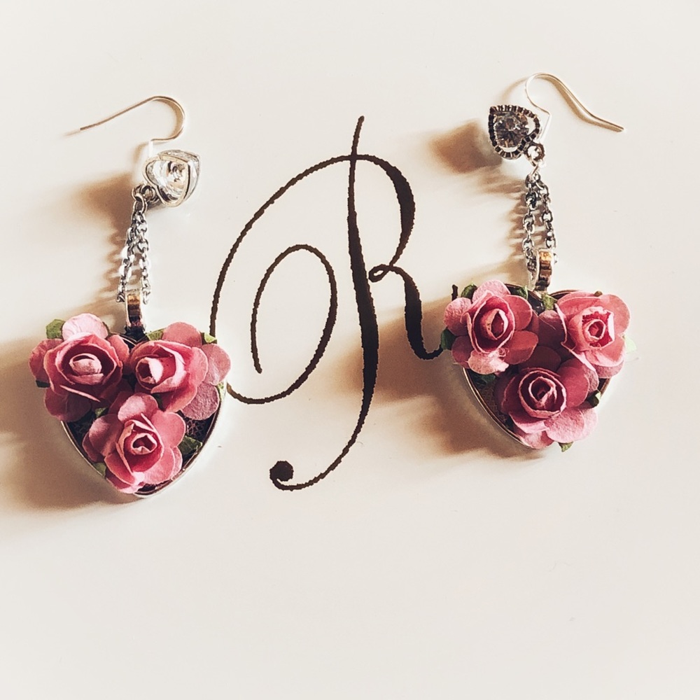 3/$30 🧚🏻‍♀️Silver Pink Rose Earrings